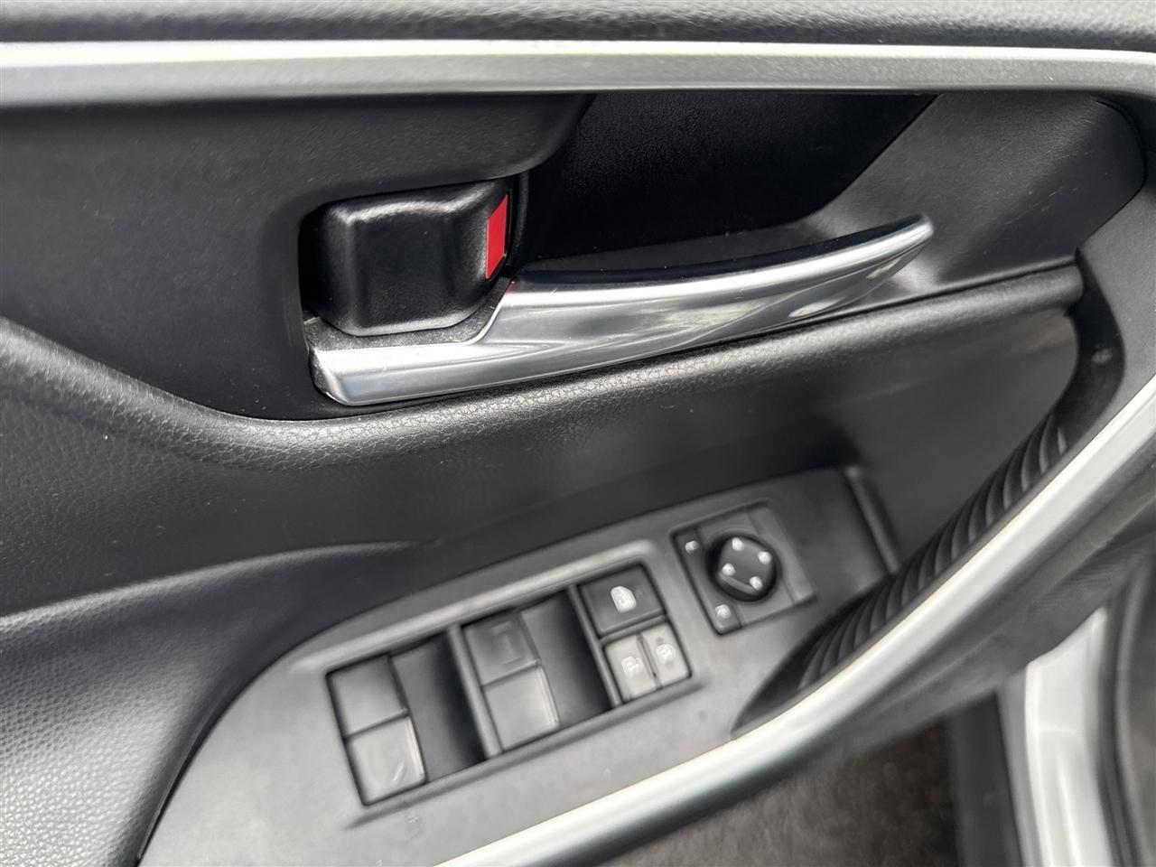 Toyota RAV4 XLE AWD (Natl) 2020