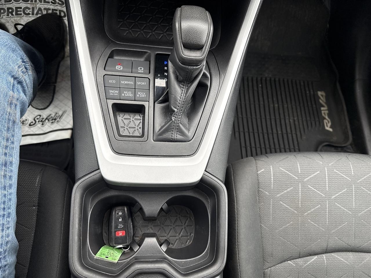 Toyota RAV4 XLE AWD (Natl) 2020