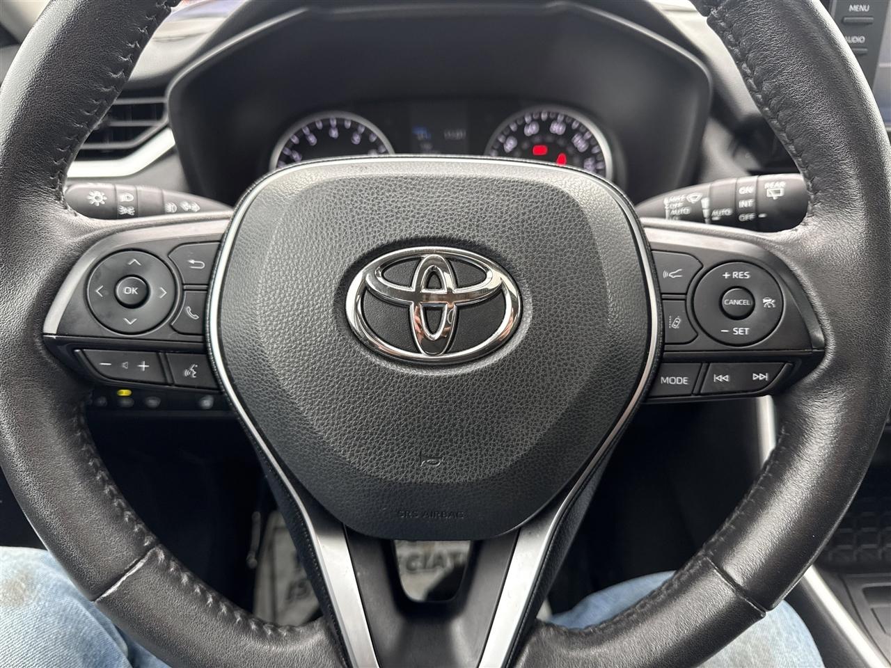 Toyota RAV4 XLE AWD (Natl) 2020