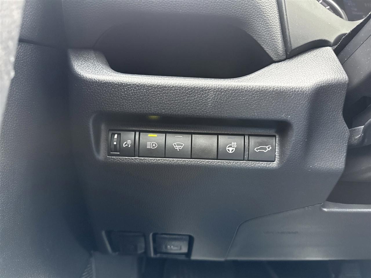 Toyota RAV4 XLE AWD (Natl) 2020