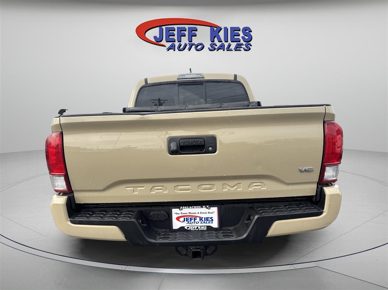 Toyota Tacoma 4WD Double Cab V6 MT TRD Off Road (Natl) 2016