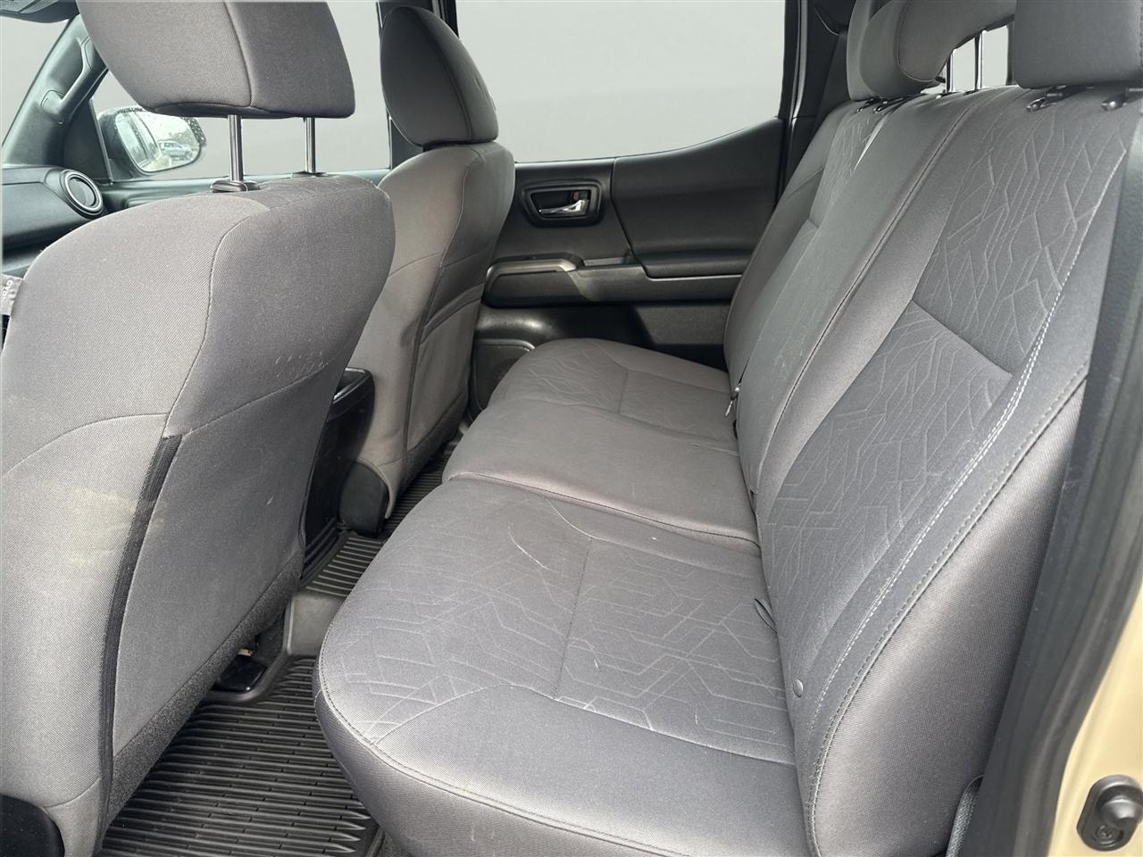 Toyota Tacoma 4WD Double Cab V6 MT TRD Off Road (Natl) 2016