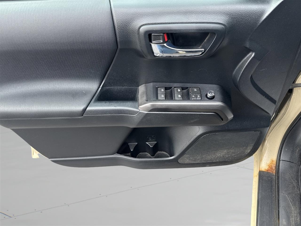 Toyota Tacoma 4WD Double Cab V6 MT TRD Off Road (Natl) 2016