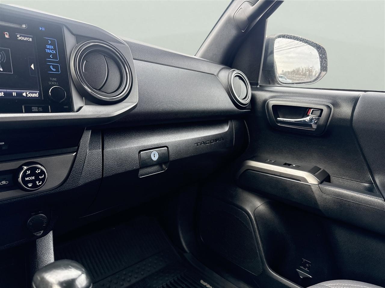 Toyota Tacoma 4WD Double Cab V6 MT TRD Off Road (Natl) 2016