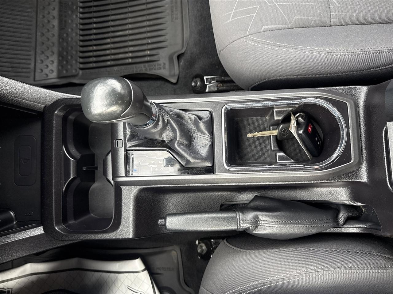 Toyota Tacoma 4WD Double Cab V6 MT TRD Off Road (Natl) 2016