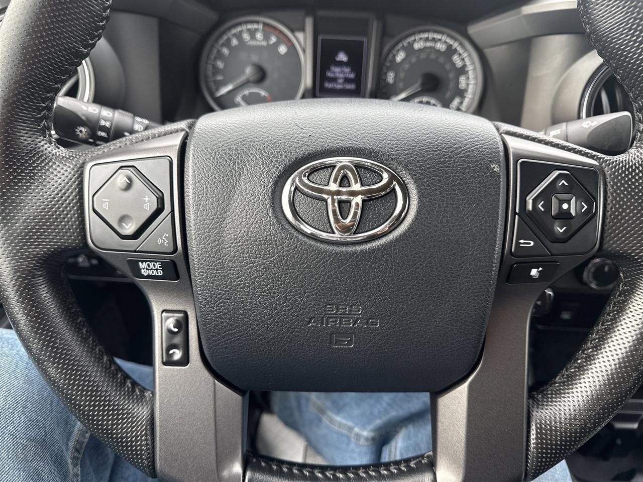 Toyota Tacoma 4WD Double Cab V6 MT TRD Off Road (Natl) 2016