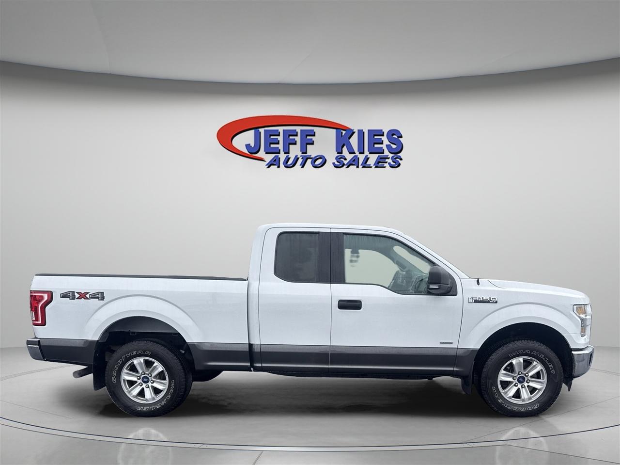 Ford F-150 Lariat 4WD SuperCab 8' Box 2017
