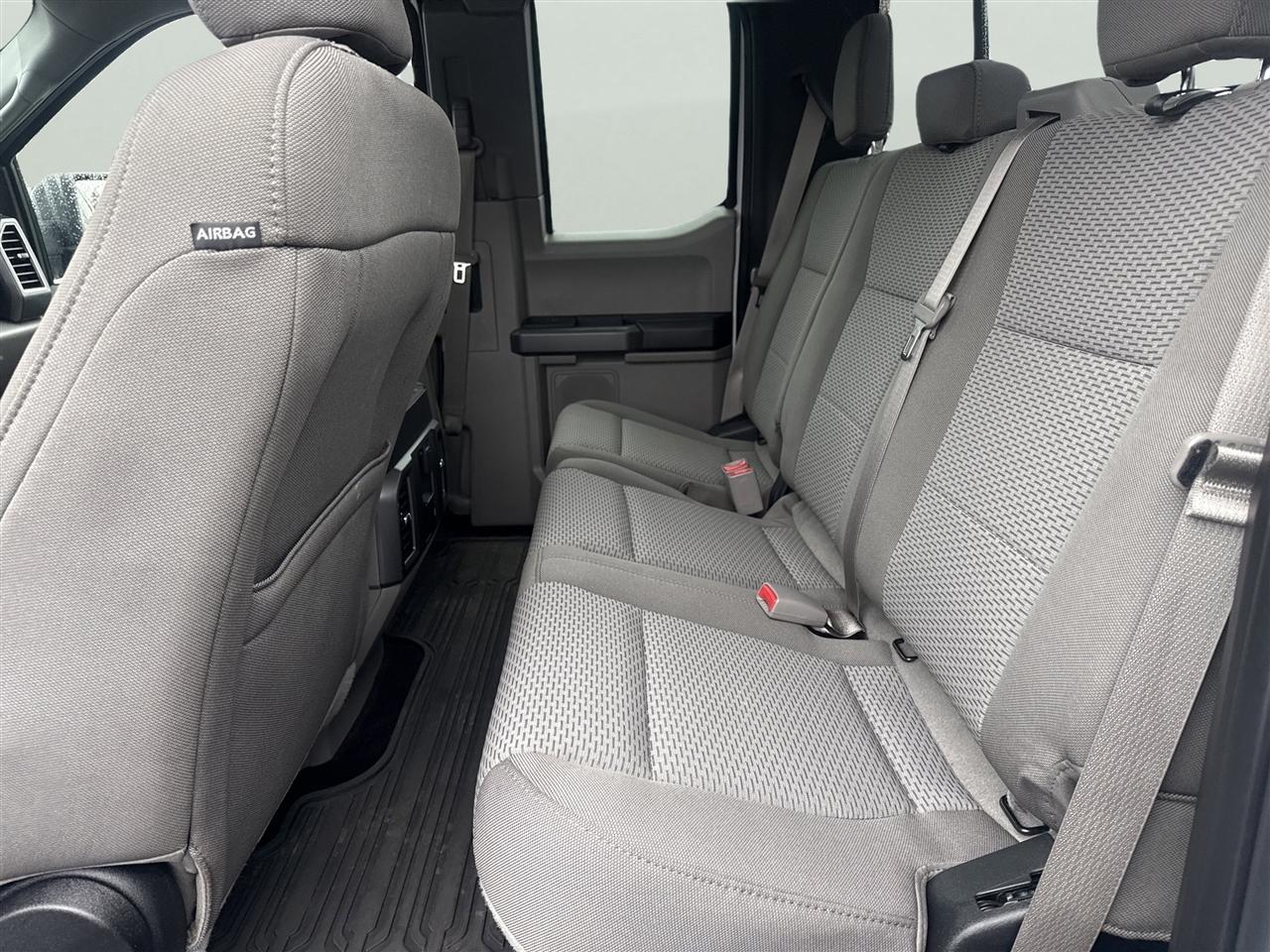 Ford F-150 Lariat 4WD SuperCab 8' Box 2017