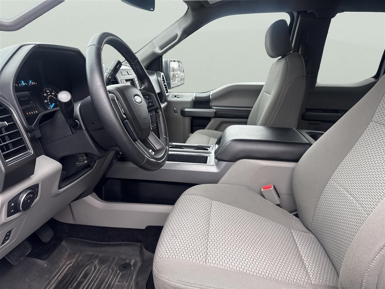 Ford F-150 Lariat 4WD SuperCab 8' Box 2017