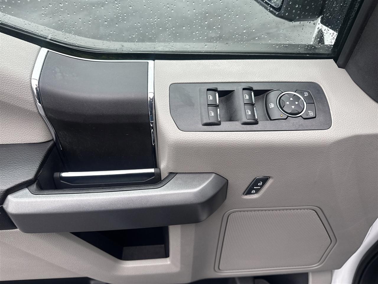 Ford F-150 Lariat 4WD SuperCab 8' Box 2017