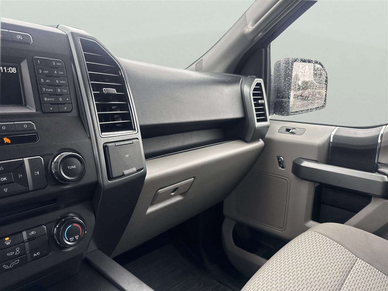 Ford F-150 Lariat 4WD SuperCab 8' Box 2017