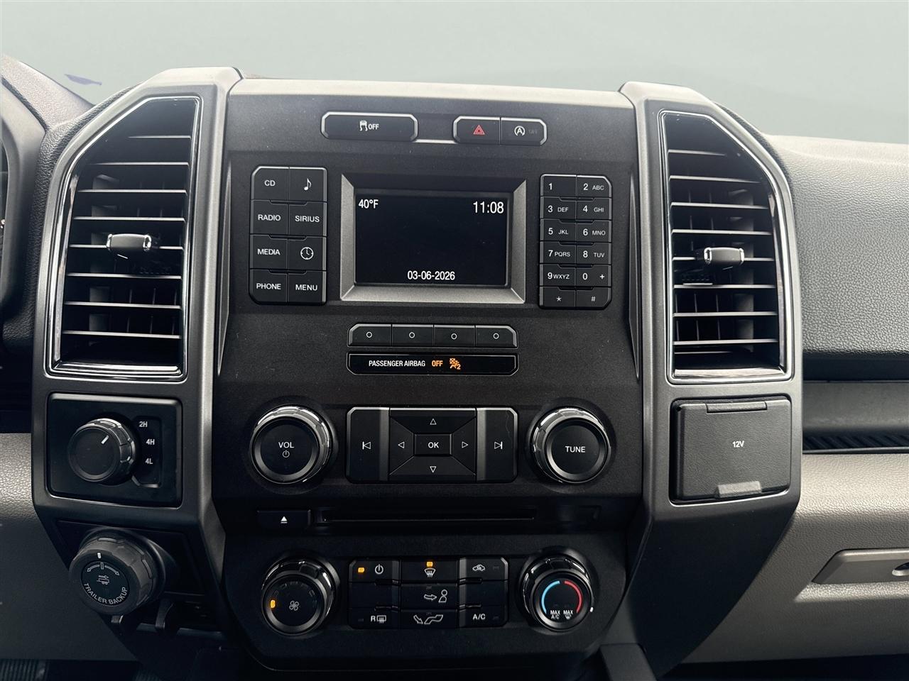 Ford F-150 Lariat 4WD SuperCab 8' Box 2017