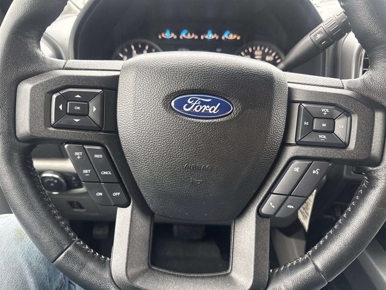 Ford F-150 Lariat 4WD SuperCab 8' Box 2017