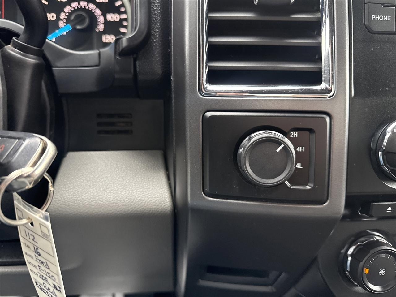 Ford F-150 4WD Reg Cab 141" XLT 2016