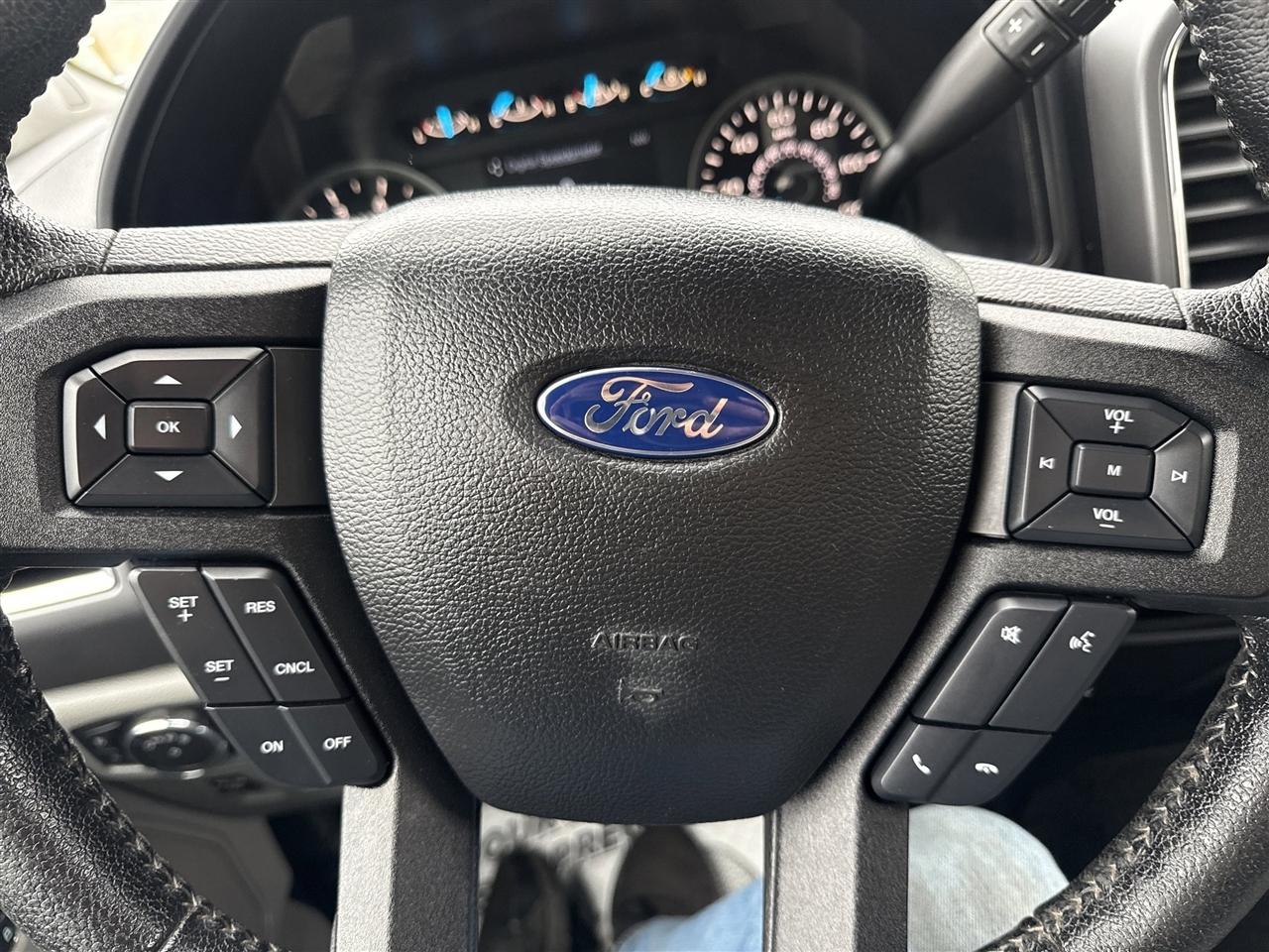 Ford F-150 4WD Reg Cab 141" XLT 2016