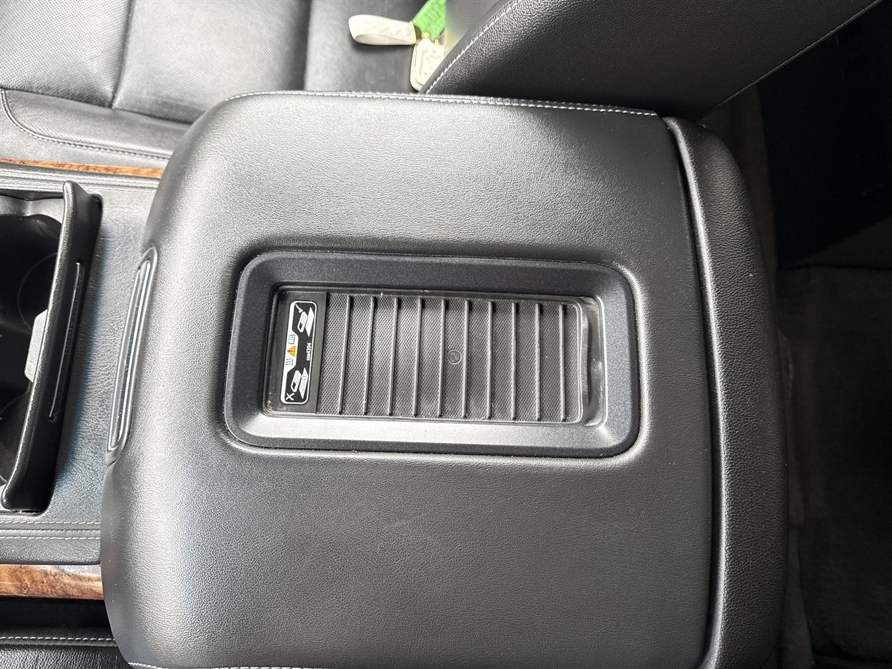 Chevrolet Tahoe 4WD 4dr Premier 2018