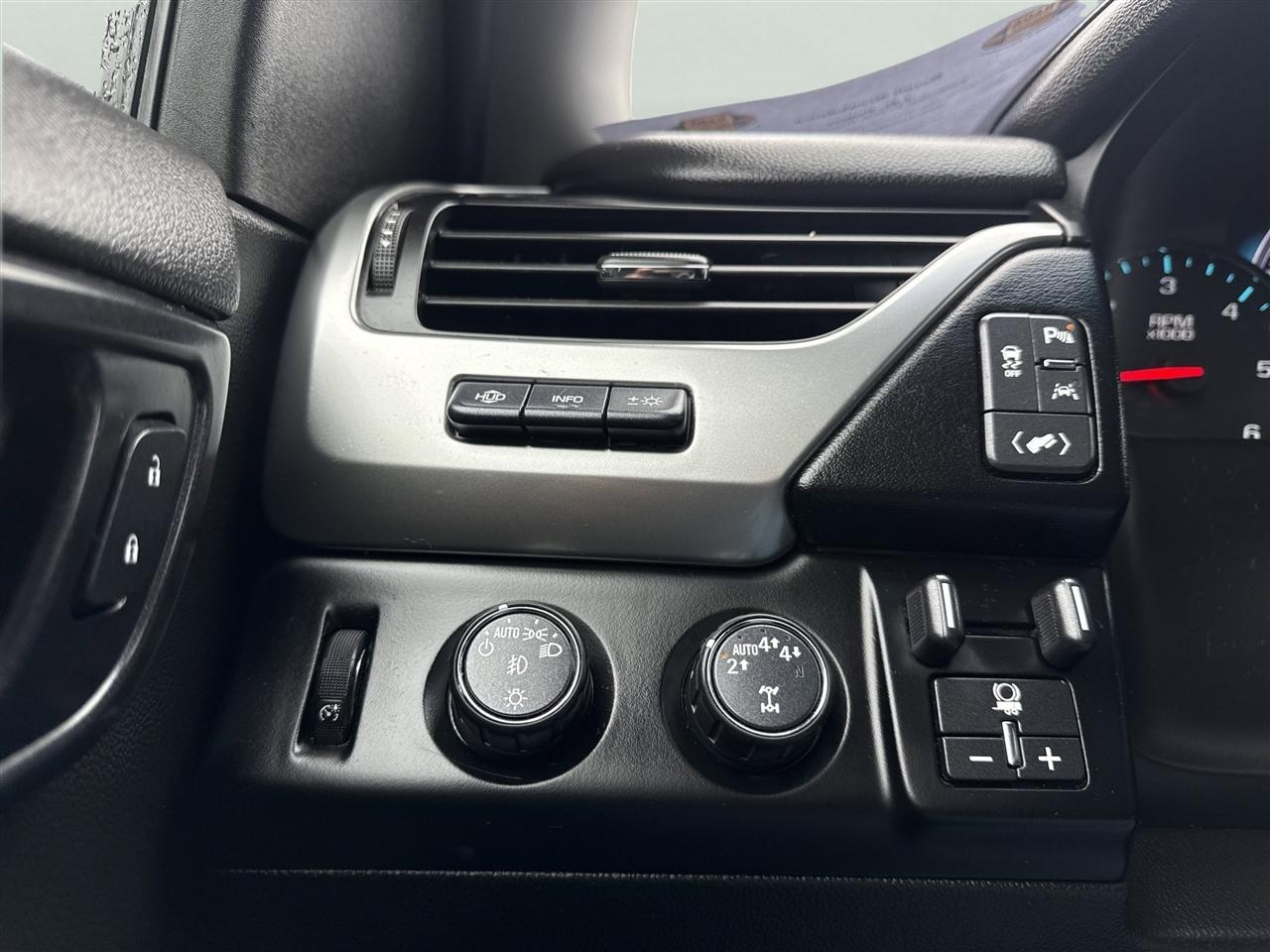 Chevrolet Tahoe 4WD 4dr Premier 2018