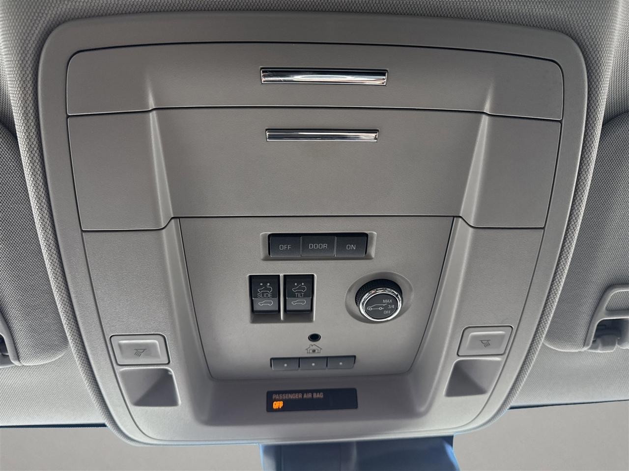 Chevrolet Tahoe 4WD 4dr Premier 2018