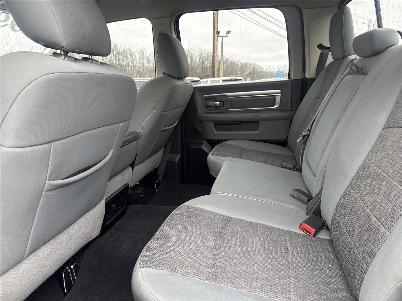 RAM 1500 Big Horn 4x4 Crew Cab 5'7" Box 2018