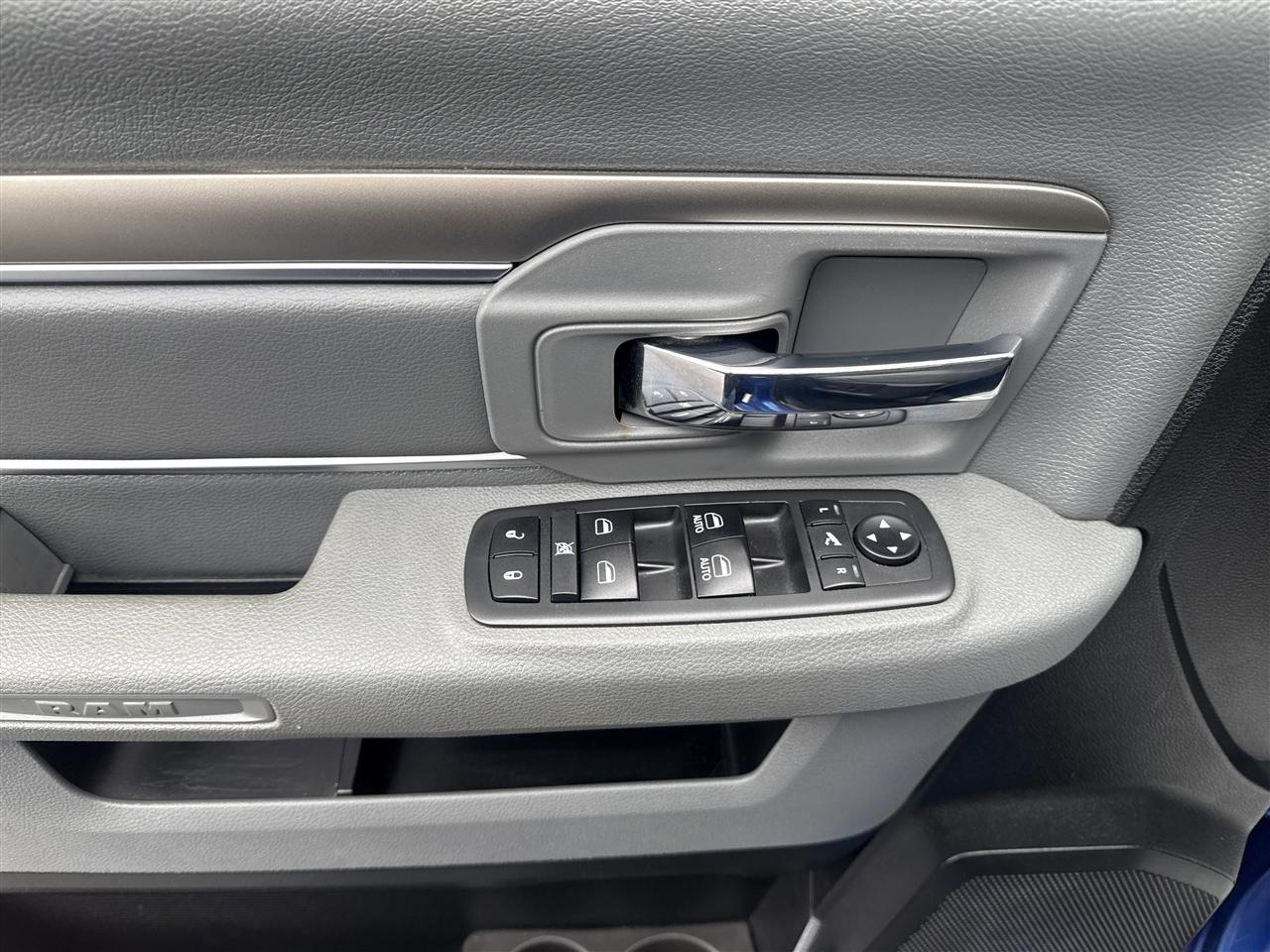 RAM 1500 Big Horn 4x4 Crew Cab 5'7" Box 2018