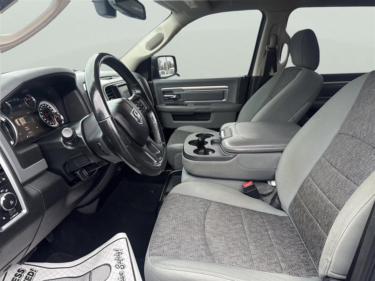 RAM 1500 Big Horn 4x4 Crew Cab 5'7" Box 2018