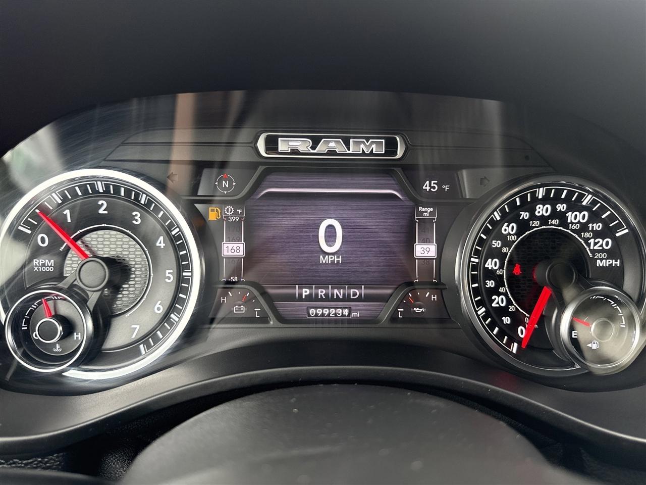 RAM 1500 Big Horn/Lone Star 4x4 Crew Cab 5'7" Box 2019