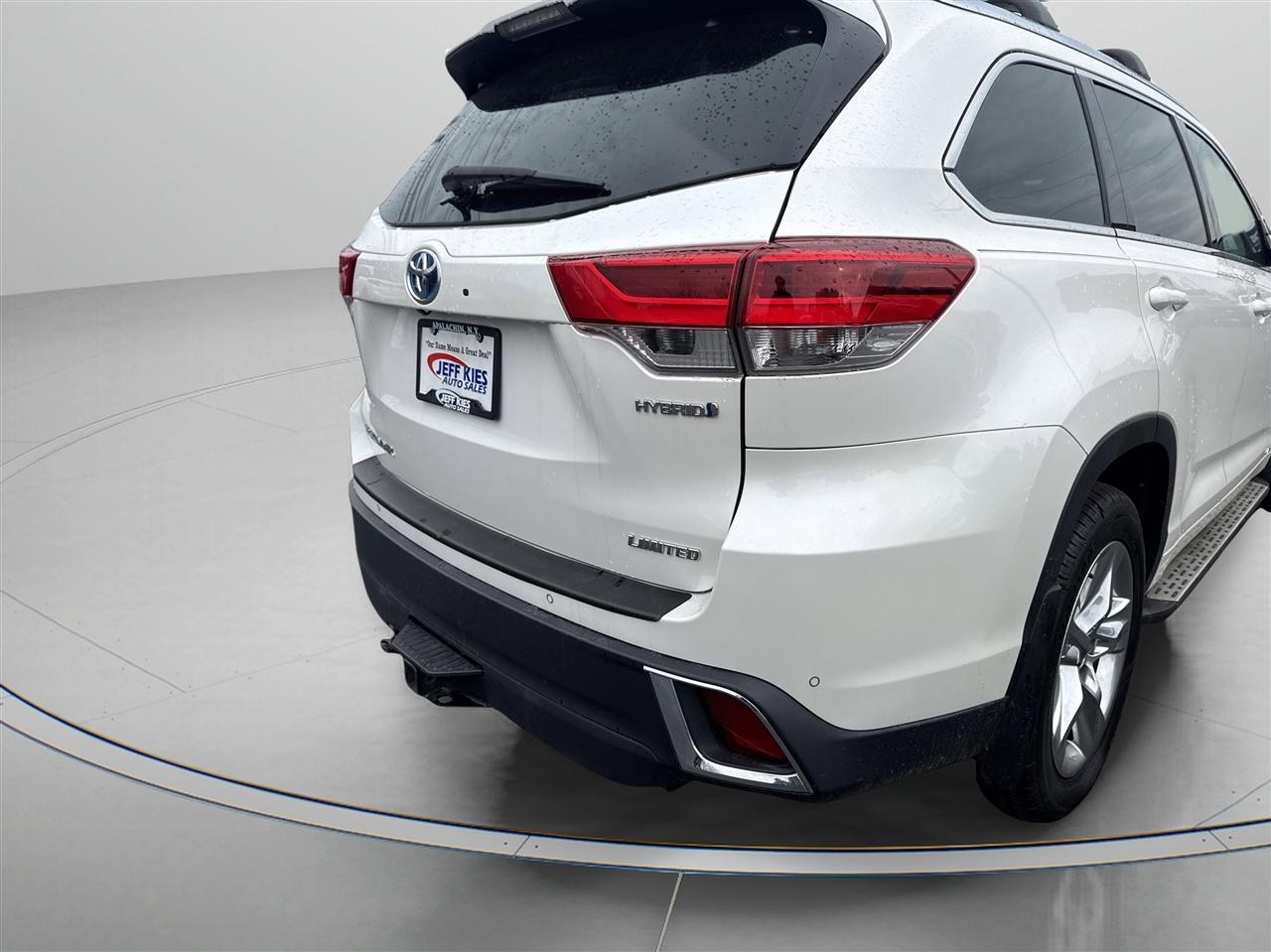 Toyota Highlander Hybrid Limited V6 AWD (Natl) 2019