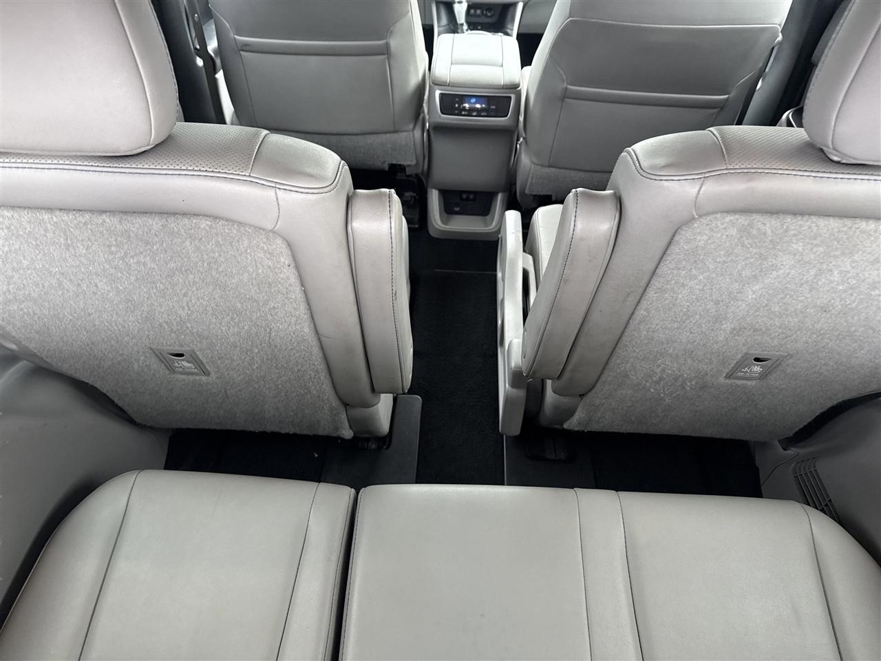 Toyota Highlander Hybrid Limited V6 AWD (Natl) 2019