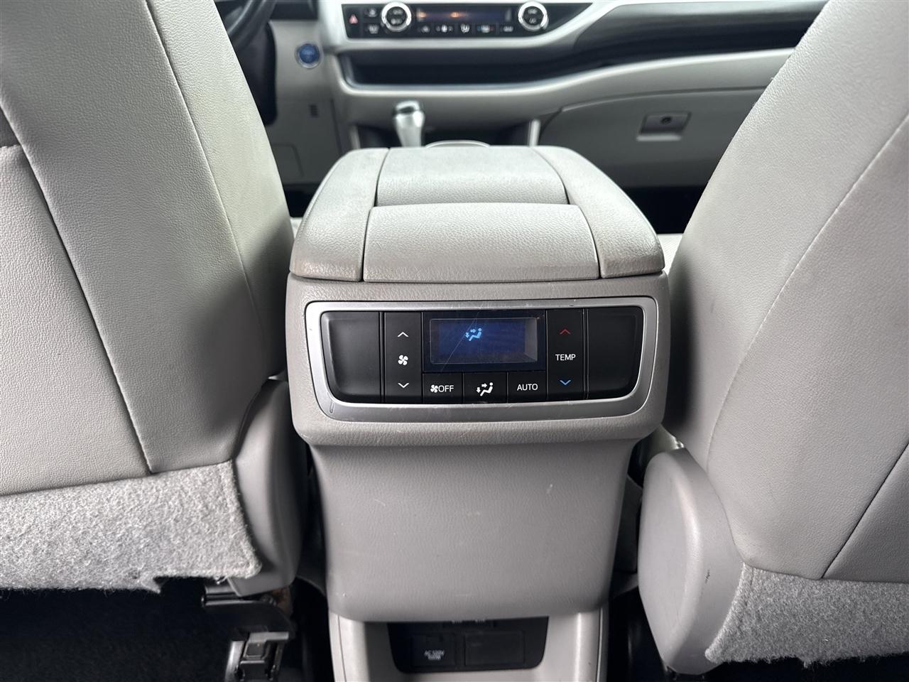 Toyota Highlander Hybrid Limited V6 AWD (Natl) 2019