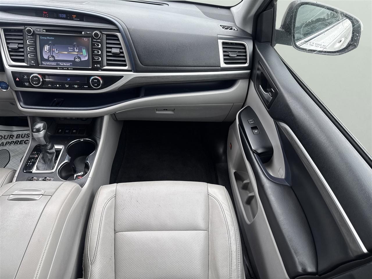 Toyota Highlander Hybrid Limited V6 AWD (Natl) 2019