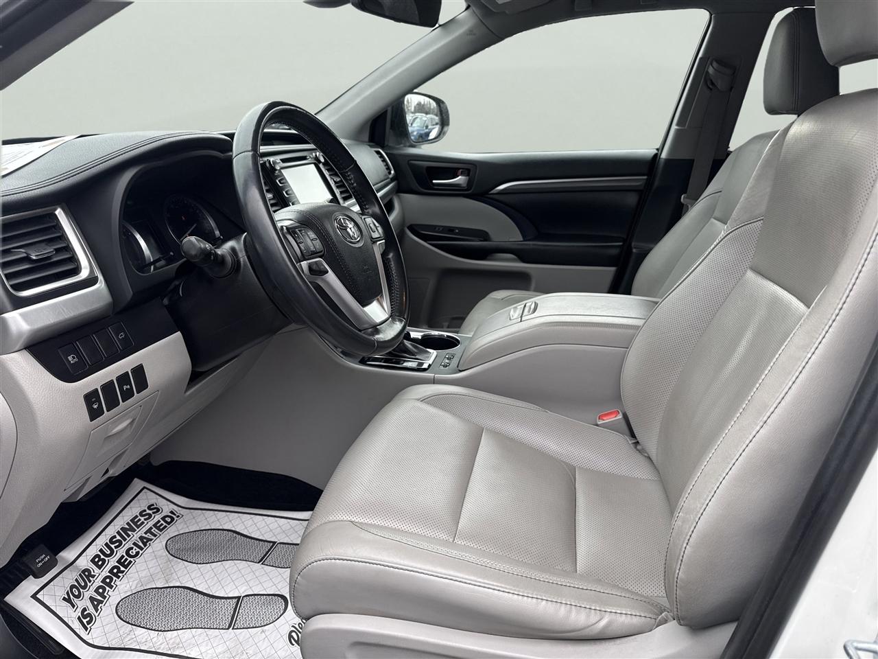 Toyota Highlander Hybrid Limited V6 AWD (Natl) 2019