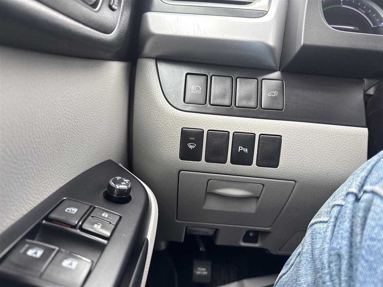 Toyota Highlander Hybrid Limited V6 AWD (Natl) 2019