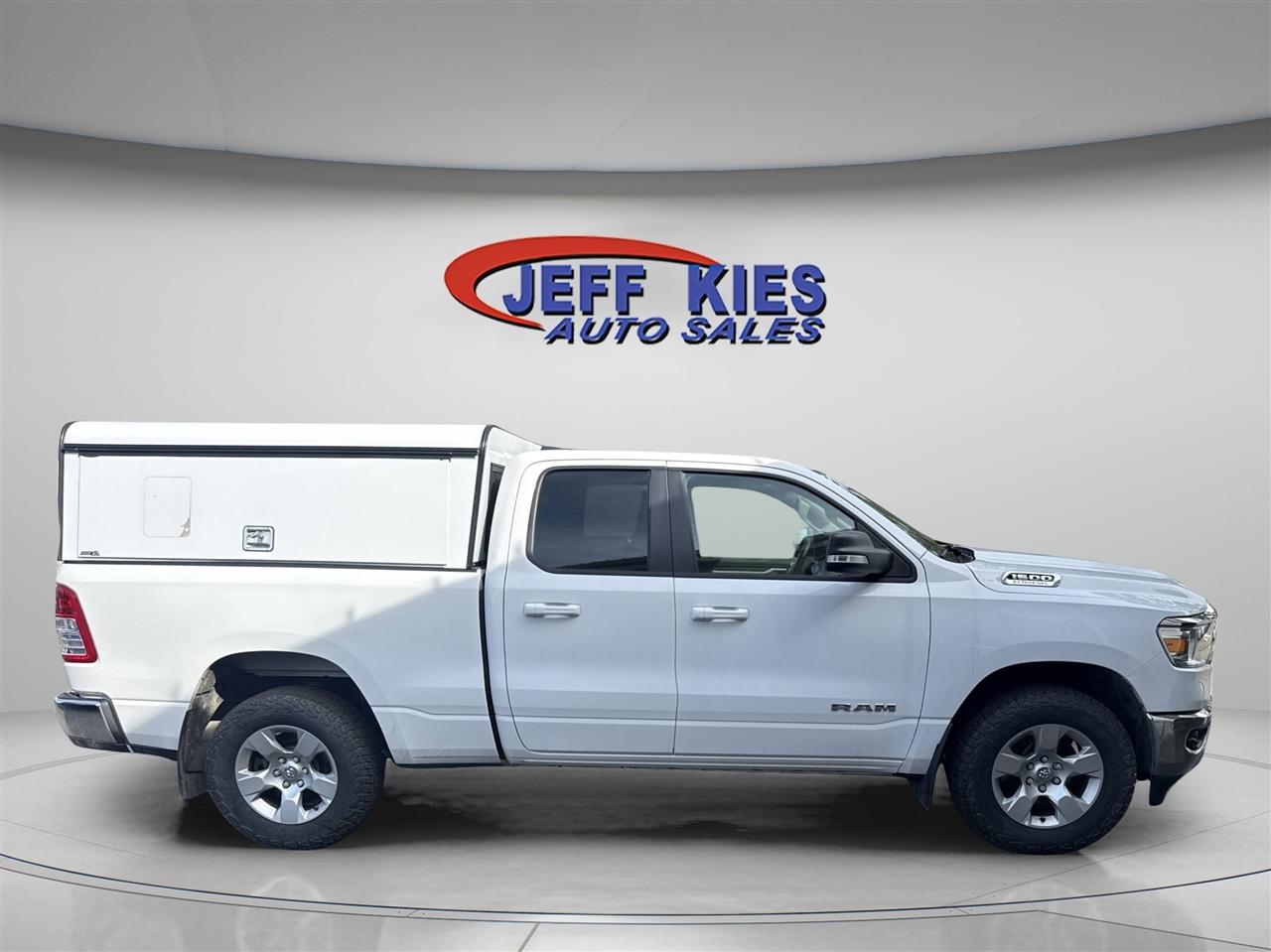 RAM 1500 Big Horn 4x4 Quad Cab 6'4" Box 2022