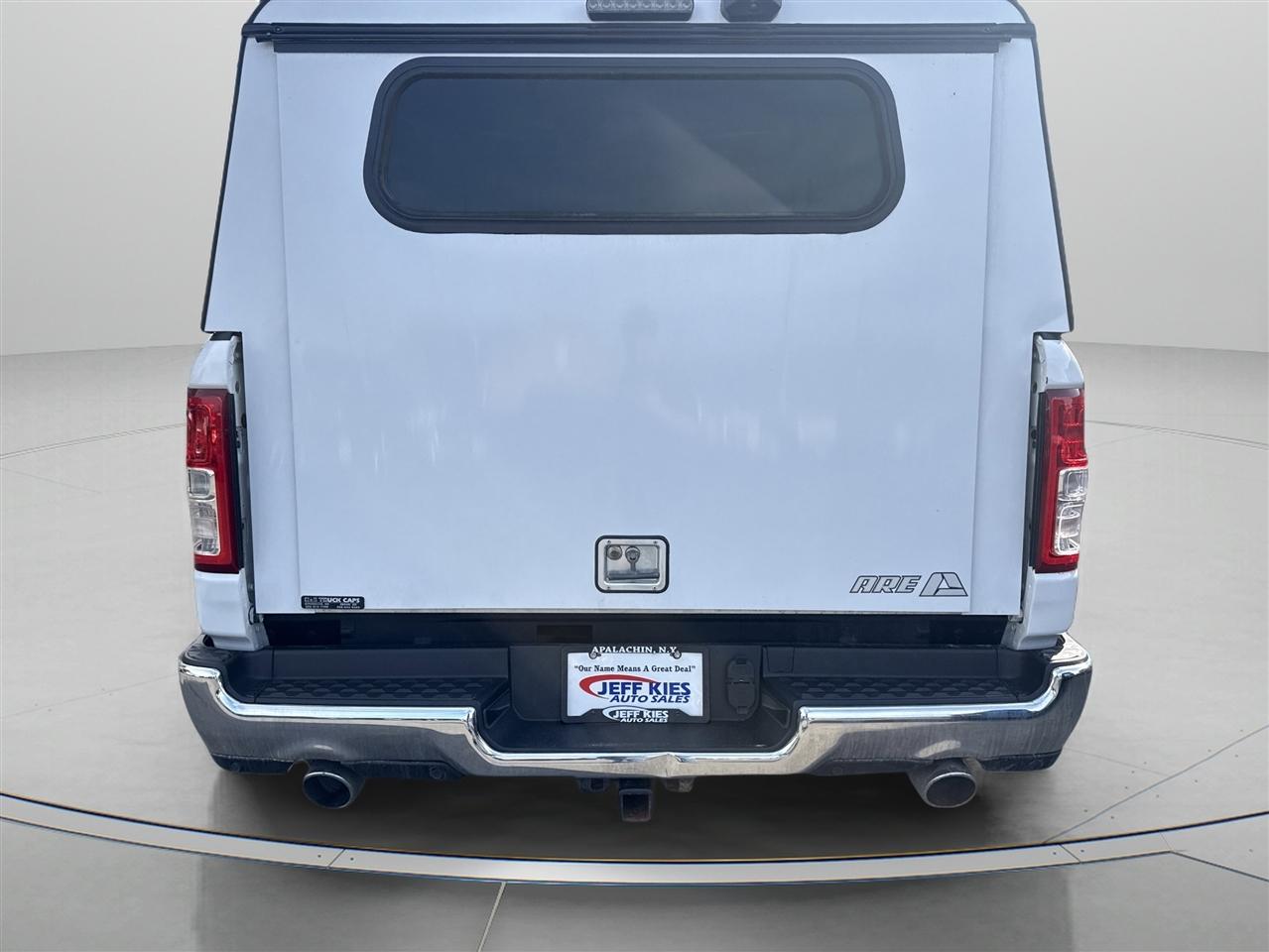 RAM 1500 Big Horn 4x4 Quad Cab 6'4" Box 2022