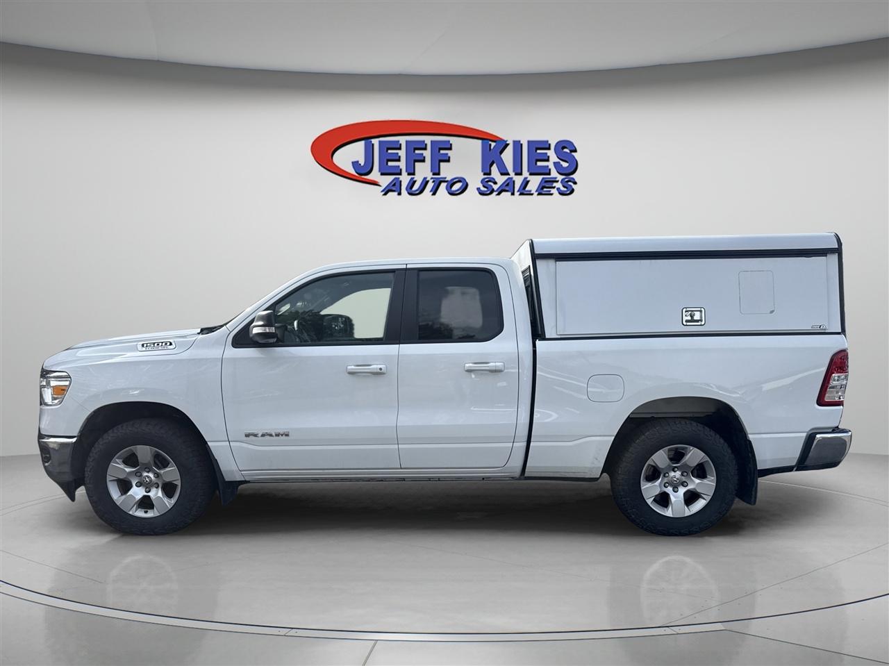 RAM 1500 Big Horn 4x4 Quad Cab 6'4" Box 2022