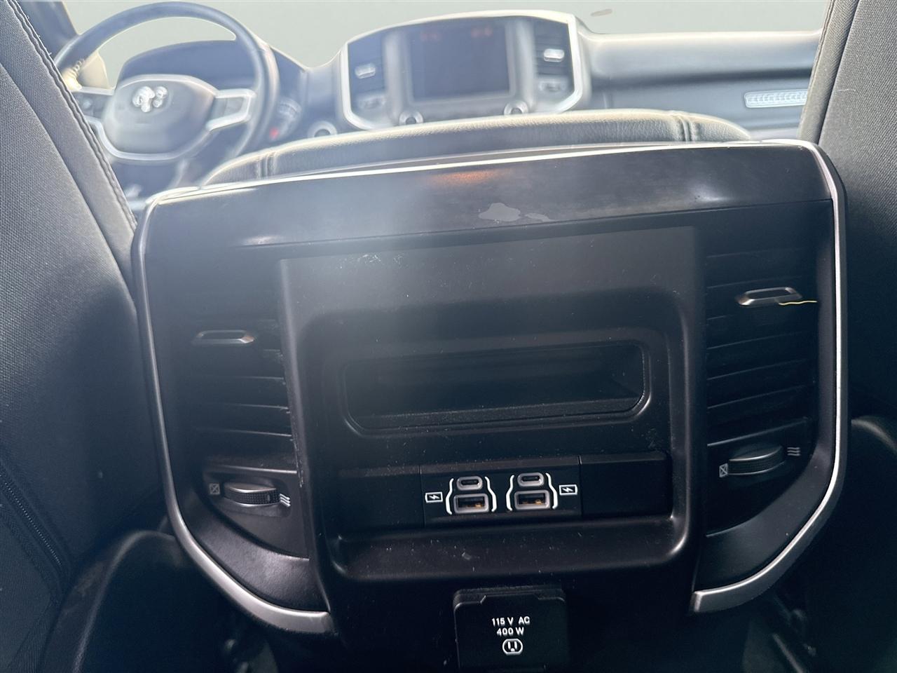 RAM 1500 Big Horn 4x4 Quad Cab 6'4" Box 2022