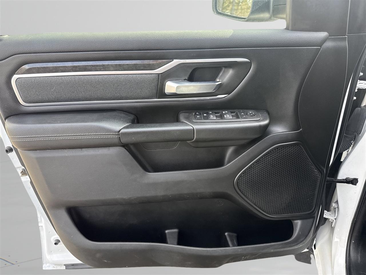 RAM 1500 Big Horn 4x4 Quad Cab 6'4" Box 2022