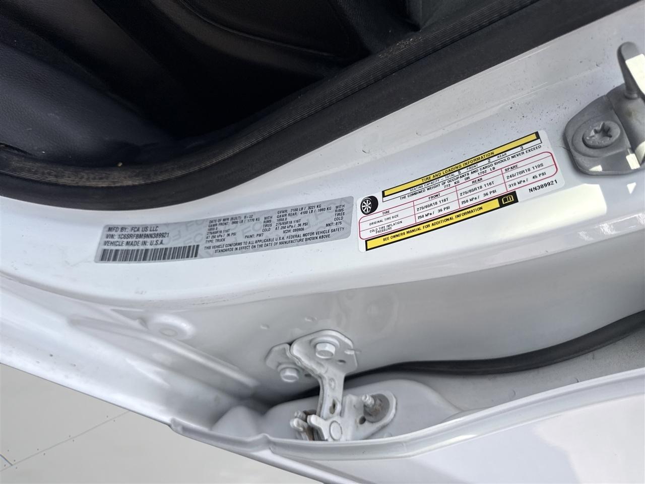 RAM 1500 Big Horn 4x4 Quad Cab 6'4" Box 2022