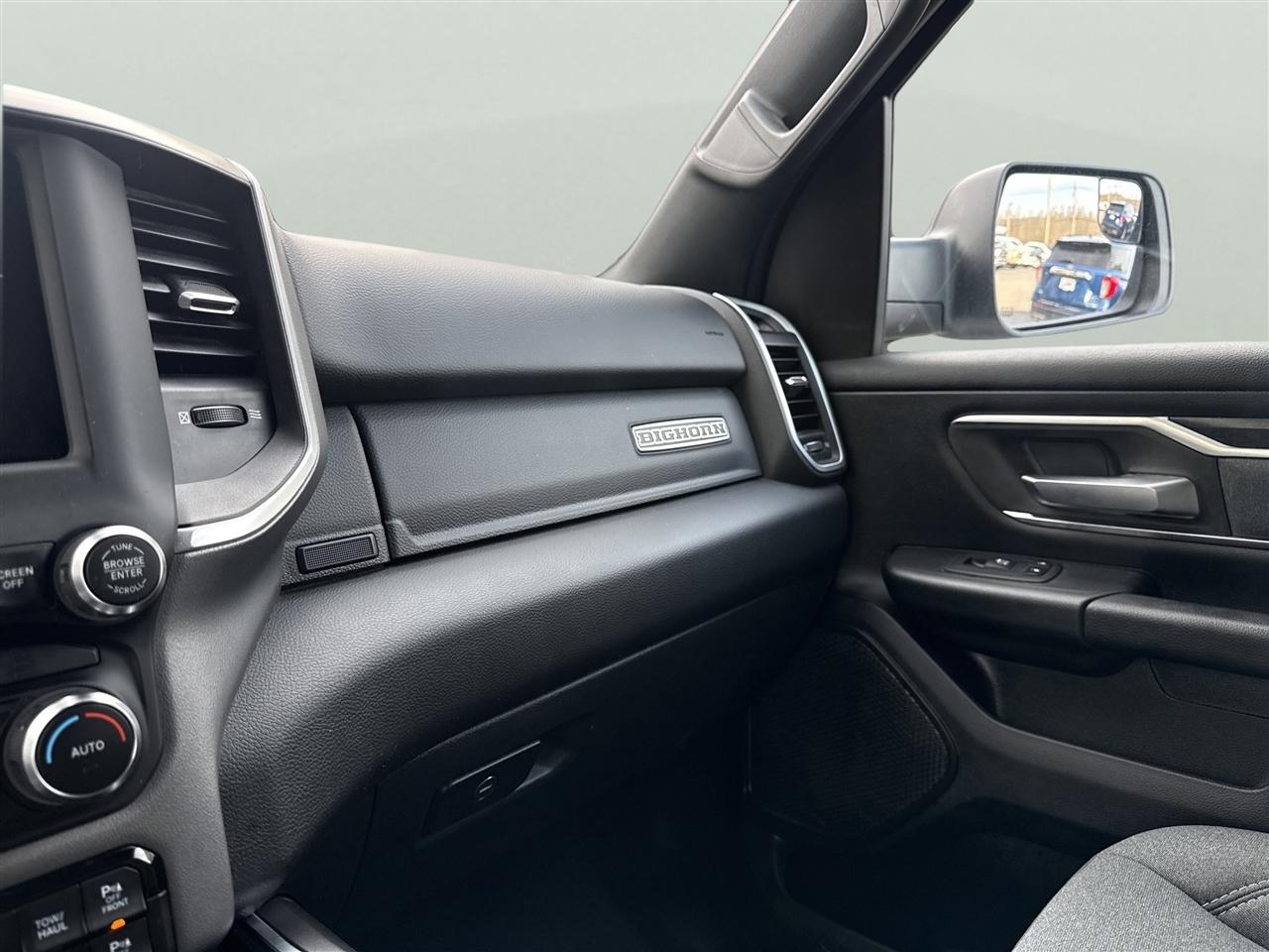 RAM 1500 Big Horn 4x4 Quad Cab 6'4" Box 2022