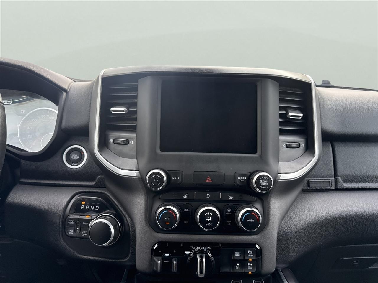 RAM 1500 Big Horn 4x4 Quad Cab 6'4" Box 2022