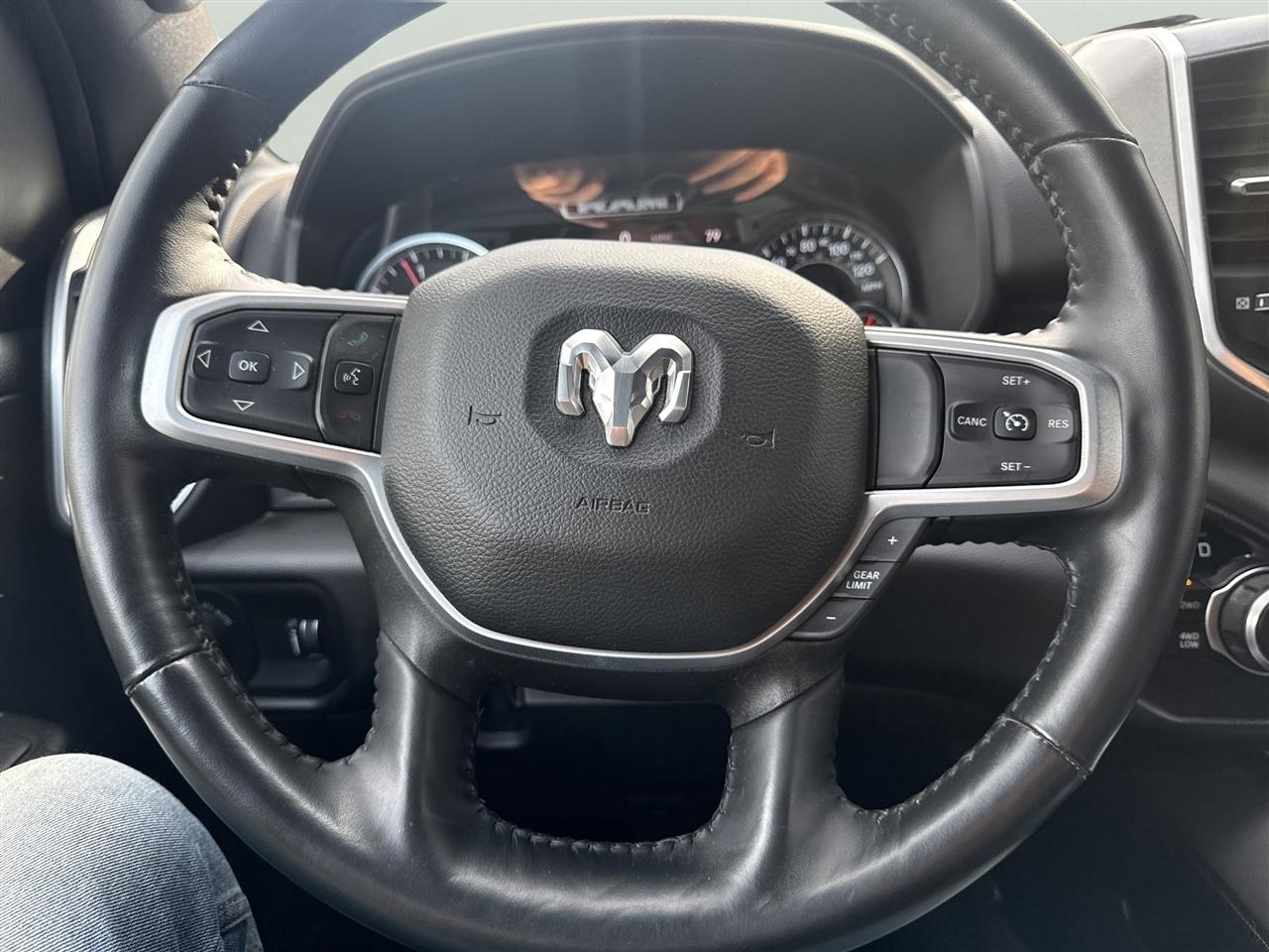 RAM 1500 Big Horn 4x4 Quad Cab 6'4" Box 2022