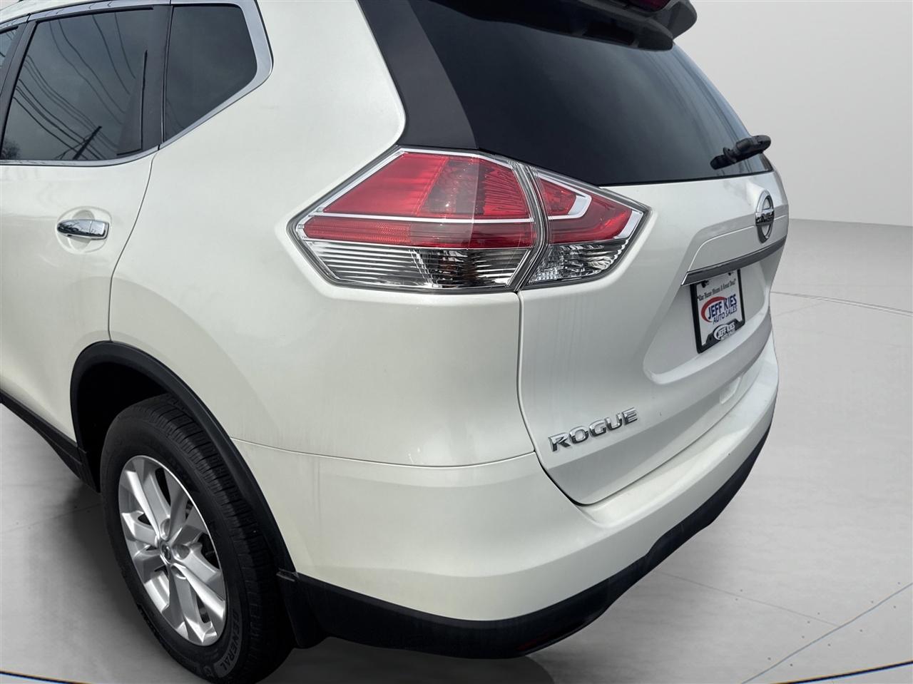 Nissan Rogue AWD 4dr SV 2016