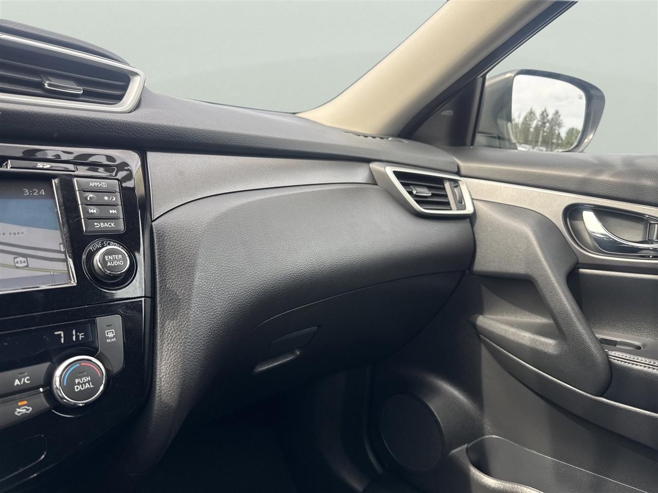 Nissan Rogue AWD 4dr SV 2016