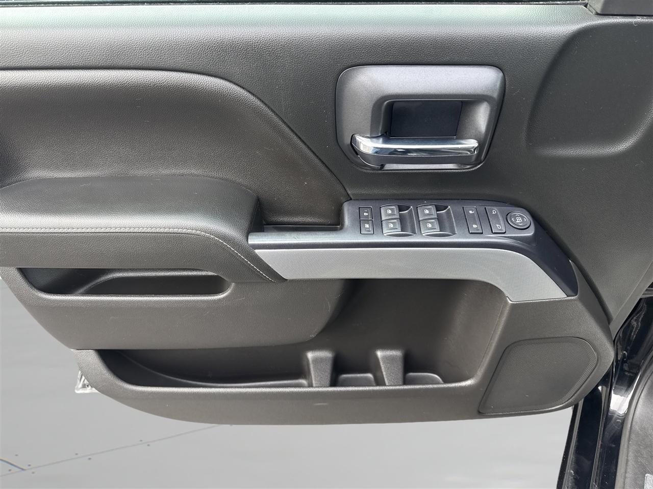 Chevrolet Silverado 1500 4WD Crew Cab 143.5" LT w/2LT 2018