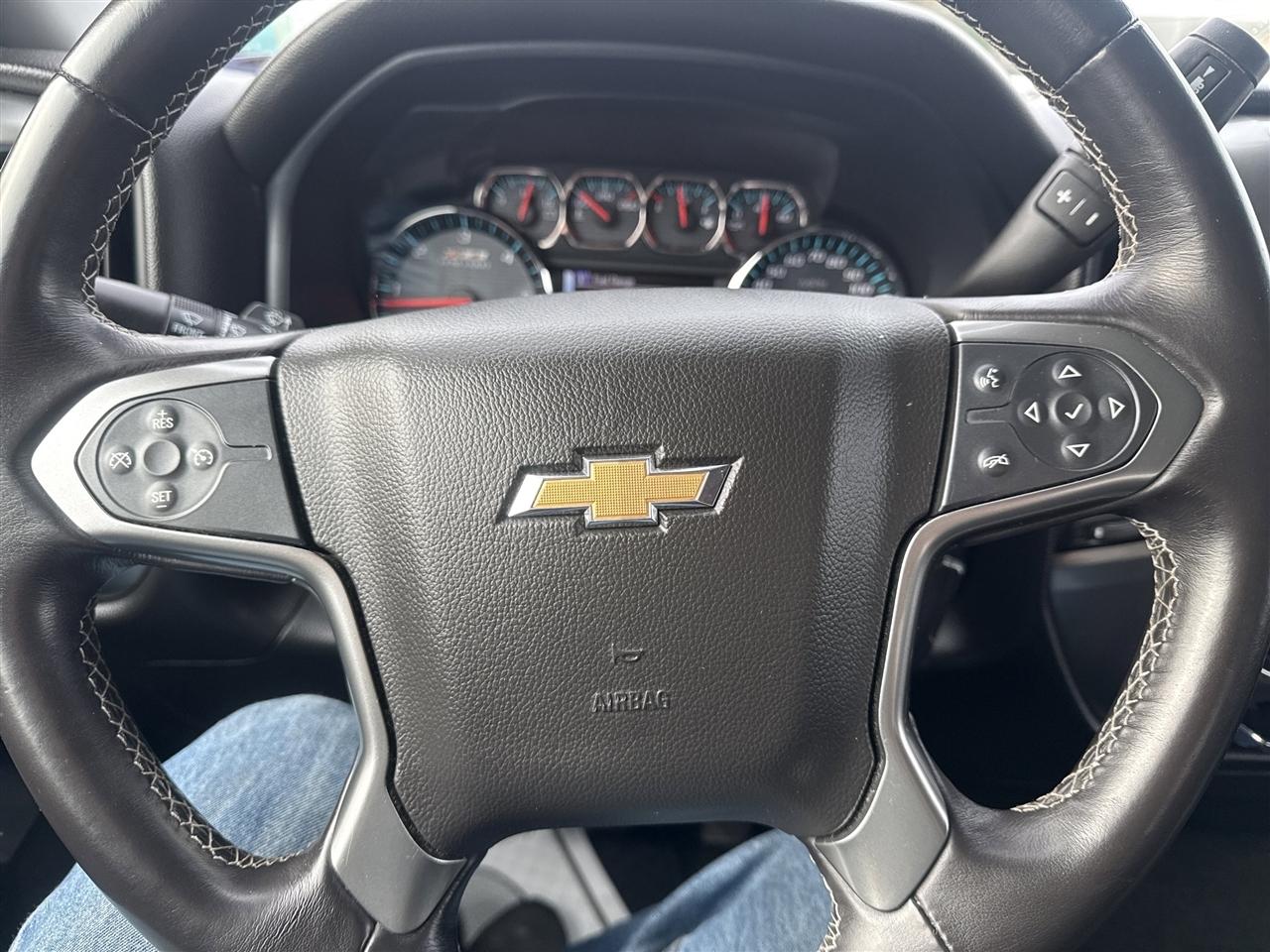 Chevrolet Silverado 1500 4WD Crew Cab 143.5" LT w/2LT 2018