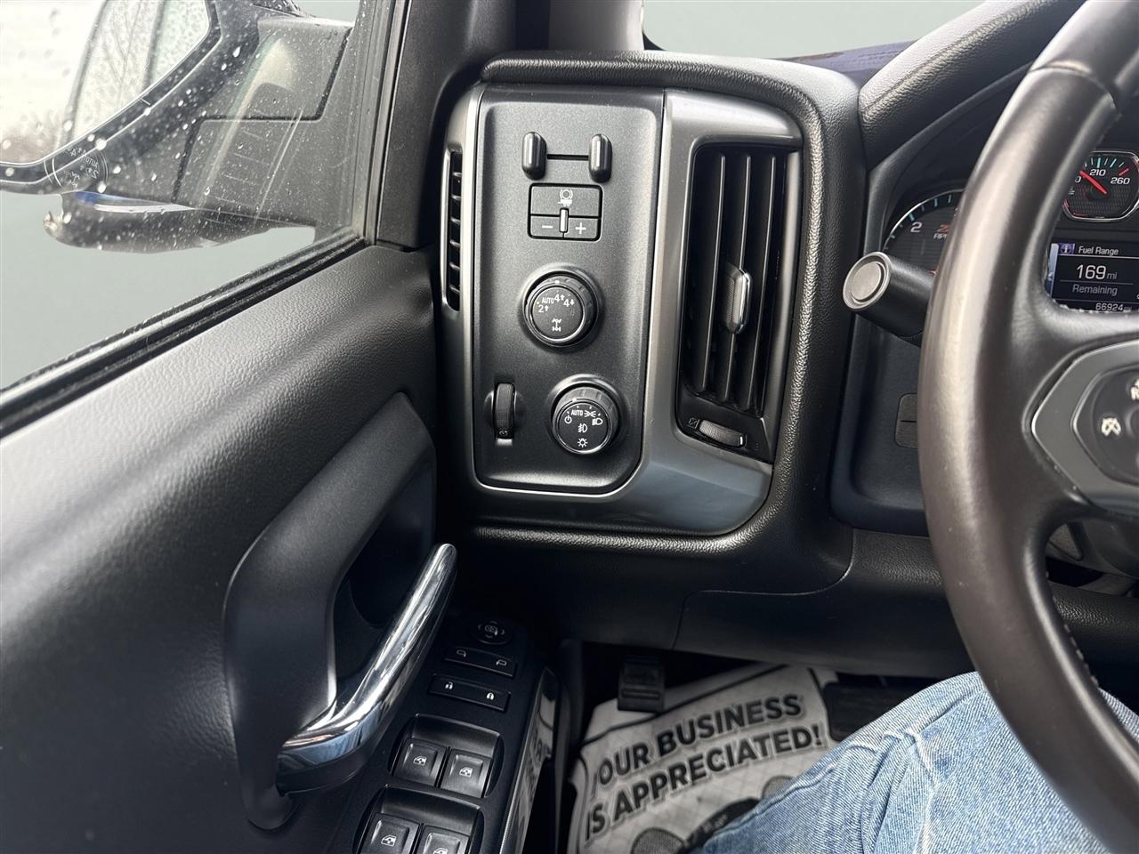 Chevrolet Silverado 1500 4WD Crew Cab 143.5" LT w/2LT 2018