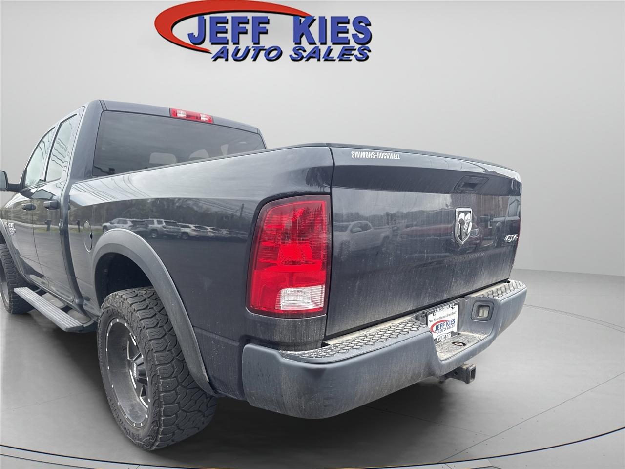 RAM 1500 Classic Express 4x4 Quad Cab 6'4" Box 2019