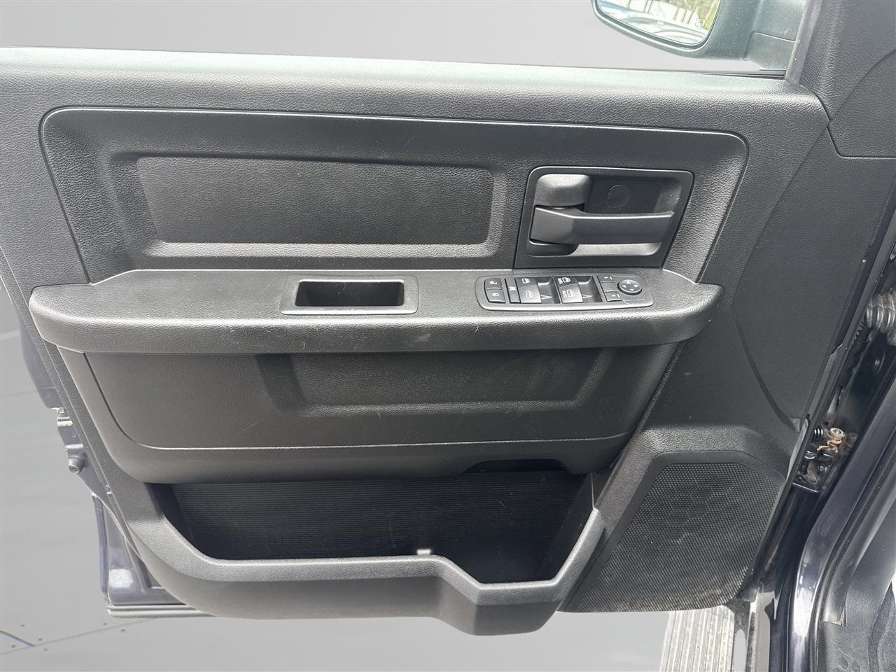 RAM 1500 Classic Express 4x4 Quad Cab 6'4" Box 2019