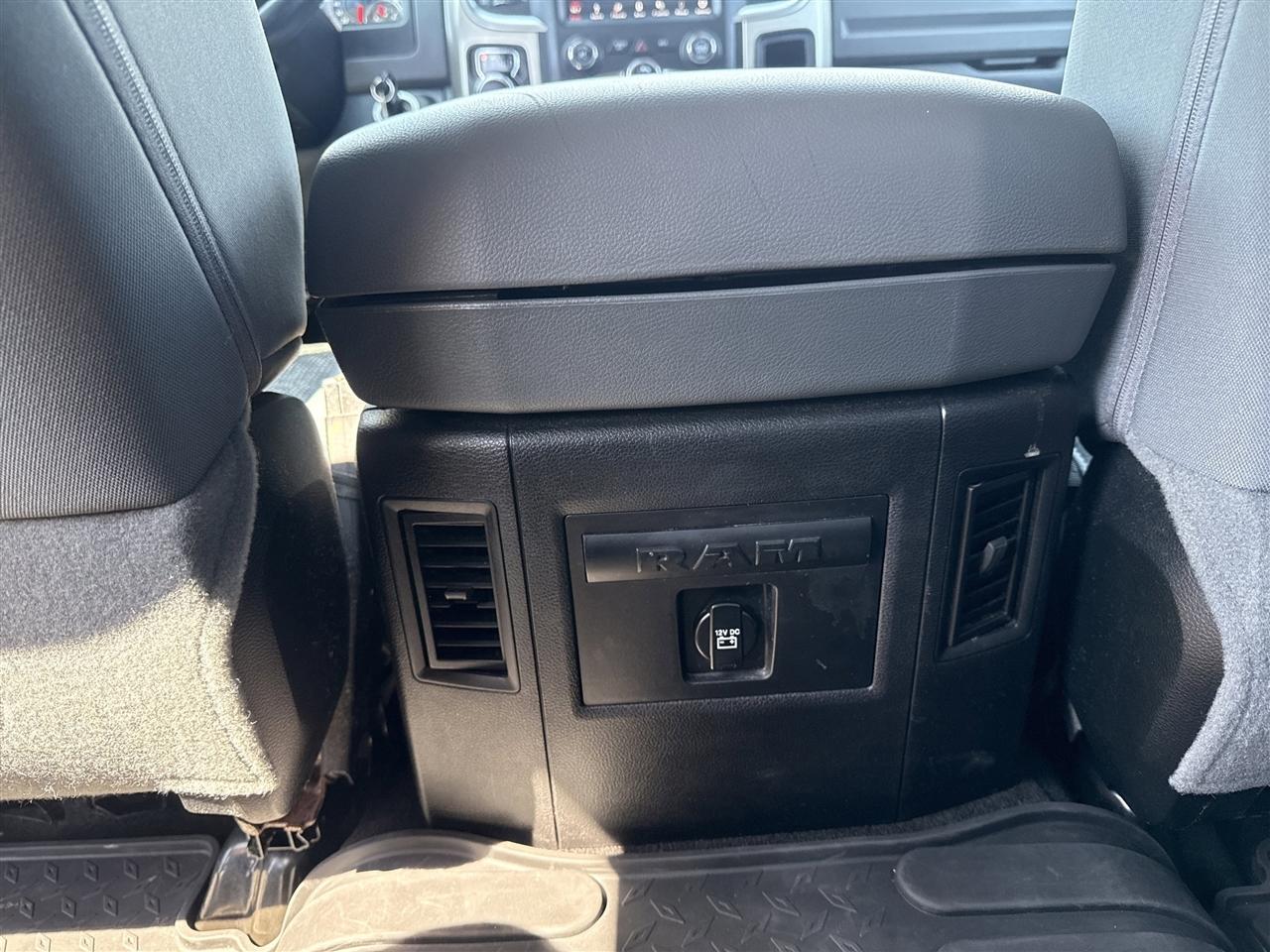 RAM 1500 Big Horn 4x4 Crew Cab 5'7" Box 2018