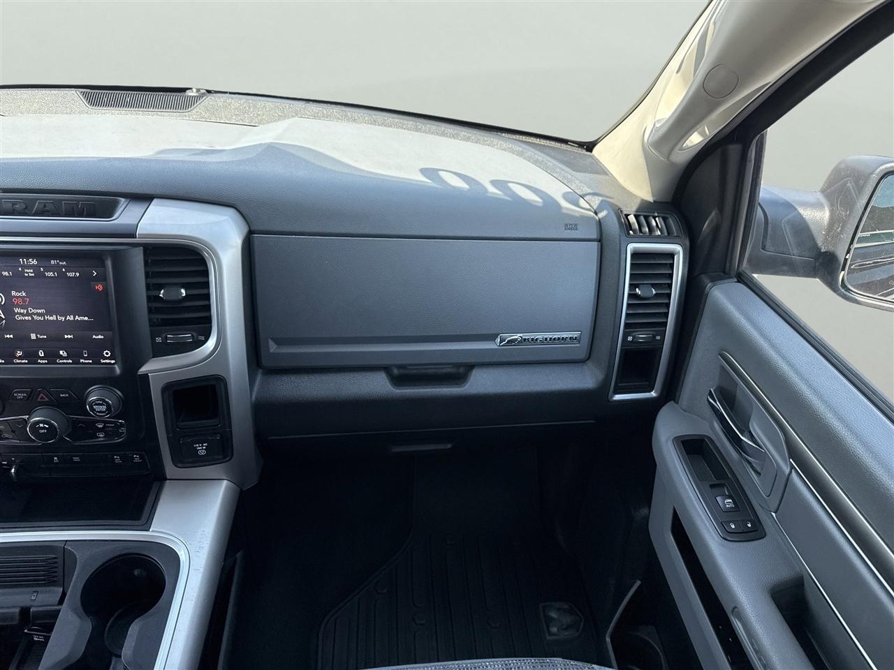 RAM 1500 Big Horn 4x4 Crew Cab 5'7" Box 2018